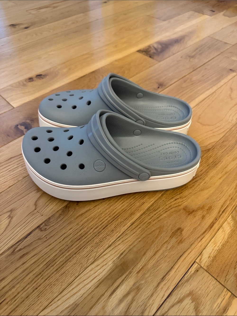NWOT Croc Clog Slip-On in Light Gray - Picture 3 of 6
